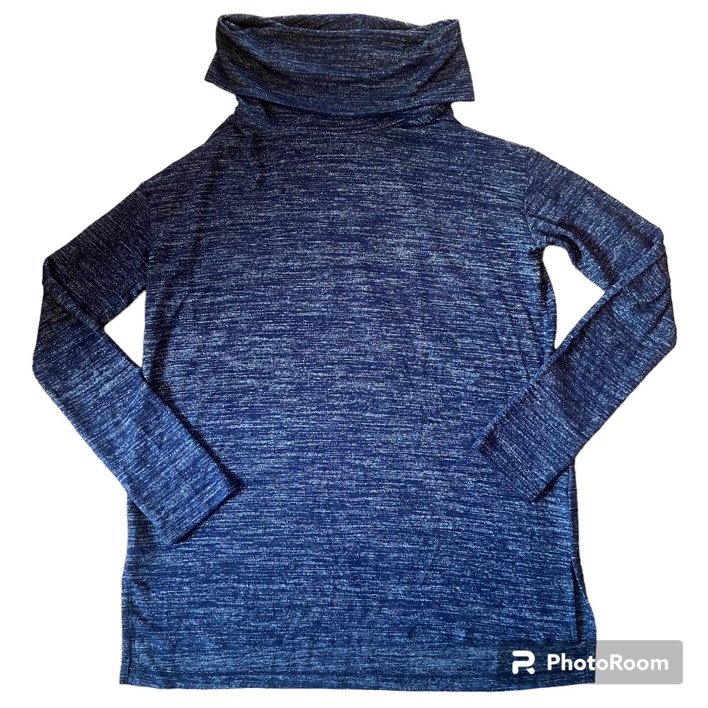 Gap woman’s turtleneck sweater